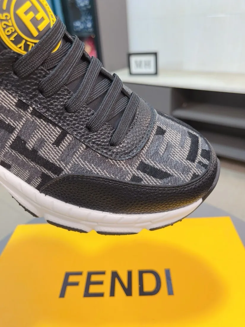 Men's Men's Shoes 💰458🌹🌹[fendi] Fendi's classic and comfortable men's, this complex sneaker is made of soft calfskin➕genuine leather lining➕original ultra-light rubber material with rough outsole. This unique light style is suitable for the casual and refined sensibility of this season. It is comfortable and natural on the feet. It is an everyday style for casual travel in autumn and winter! 38/44